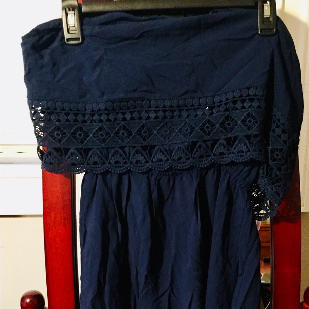 sleeveless dress